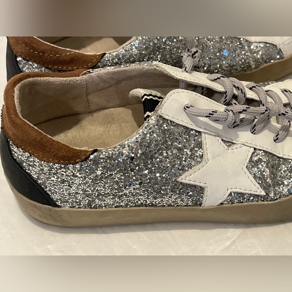 ShuShop Paula Size 6 Silver Glitter with Black and Brown Accents - Picture 4 of 10